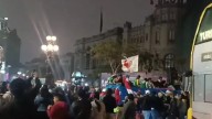 Manifestantes lanzan botellas y critican al alcalde de Pataz por reunirse con el presidente José Jerí [VIDEOS]