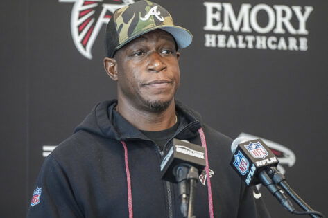 Raheem Morris Gets Trade Update on Kirk Cousins After Falcons Announce QB News Coach Raheem Morris' QB, Kirk Cousins, is reportedly in trade rumors after their loss to the Miami Dolphins in Week 8 thi