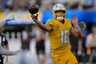 Deadspin | Week 8 TNF: Vikings-Chargers Preview, Props & Prediction