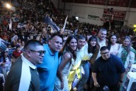 La Caldera se vistió de azul: Más por Neuquén cerró su campaña ante miles de neuquinos
