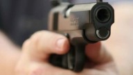 Iquitos: atacan a balazos a hombre que almorzaba con su pareja y una menor de edad