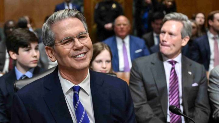 Scott Bessent negó un rescate y dijo que Javier Milei “sacará a China”