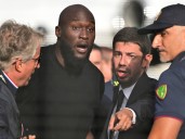 El drama de Lukaku, el goleador belga del Napoli que se siente "extorsionado" por su propia familia tras la muerte de su padre