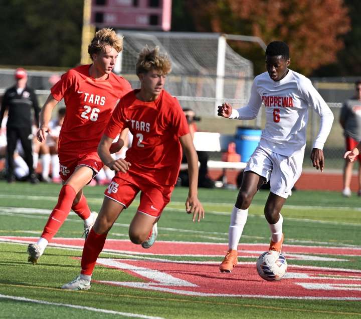 Anchor Bay stymies Chippewa Valley to earn berth in district finals