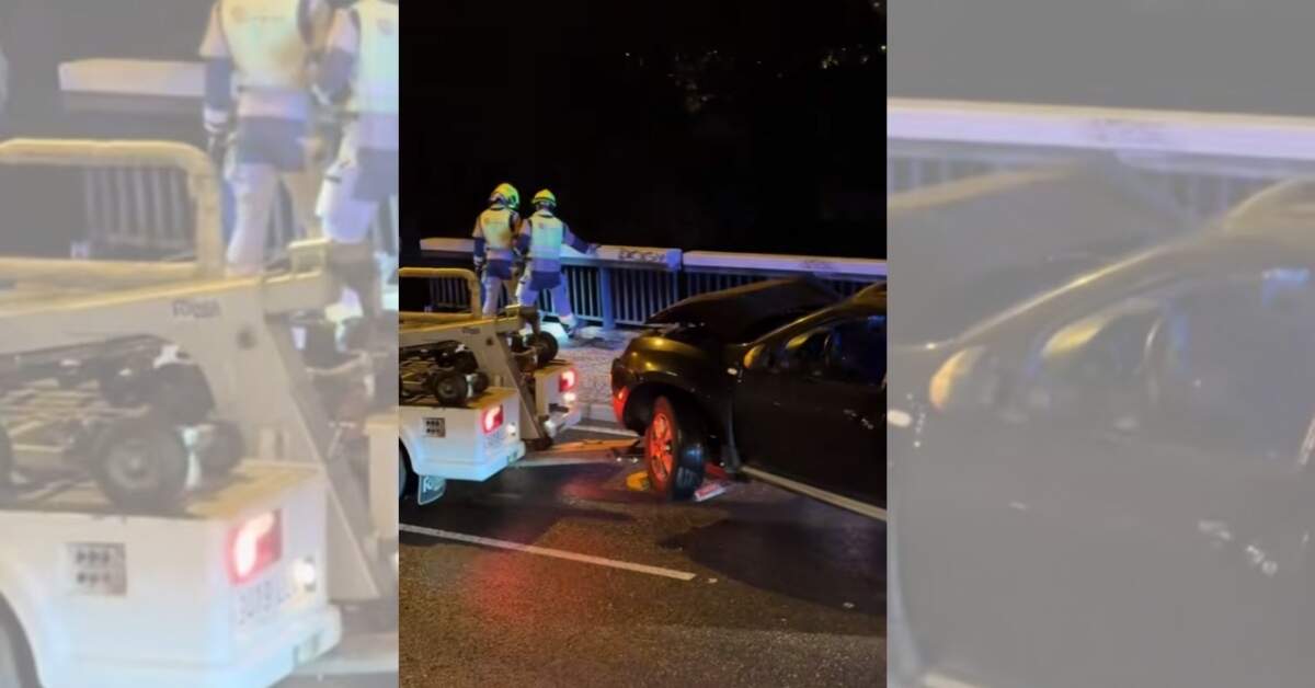 Un coche a punto de caer al Ebro tras un accidente en el puente de La Almozara