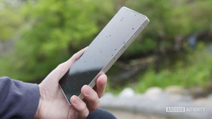 Latest leak reveals how the Galaxy S26 UItra’s automatic privacy display would work