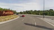 Accidente de tráfico en la rotonda de Puerto Venecia con tres vehículos implicados