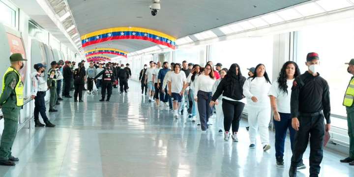Arribó el vuelo 82 de la Gran Misión Vuelta a la Patria desde Texas