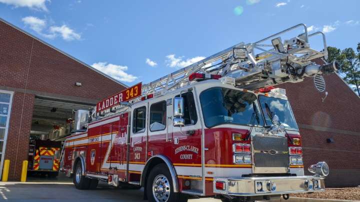 Fire breaks out at Athens apartment complex
