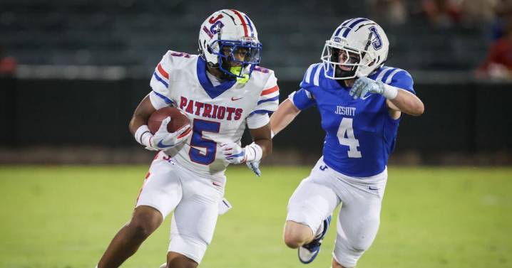 Check out Week 8 high school football scores
