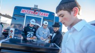 Jewish NFL fans find a home with kosher tailgate parties at MetLife