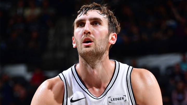 Report: Warriors had Luke Kornet interest before Spurs contract
