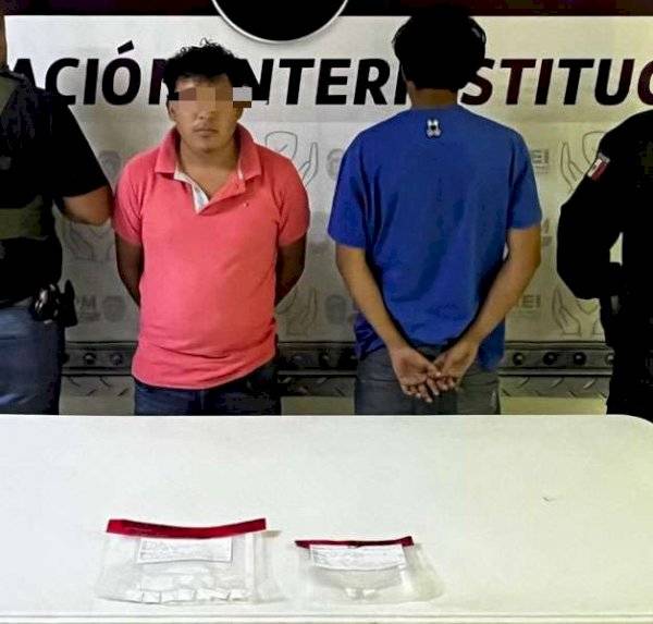 Detienen a 2 vendiendo cocaína en el bar El Toreo