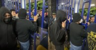 VIDEO: ¡Alerta en la UNAM! Personas externas a la Facultad de Derecho intentan tomar las instalaciones