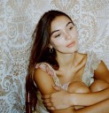 Sofía Córdoba da “Un Paso Adelante”: la artista colombiana que brilla con autenticidad y talento