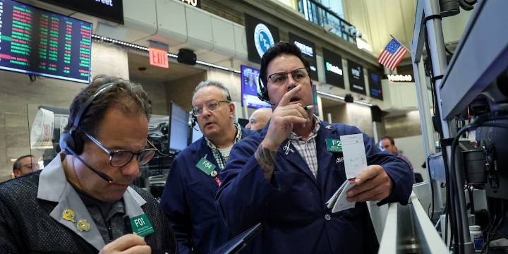 Wall Street bate récords luego de que los datos de inflación en EEUU alentaran las apuestas para una baja de las tasas