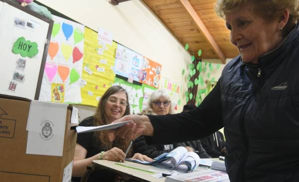 Legislativas: a las 15, el nivel de participación es el más bajo de los últimos años