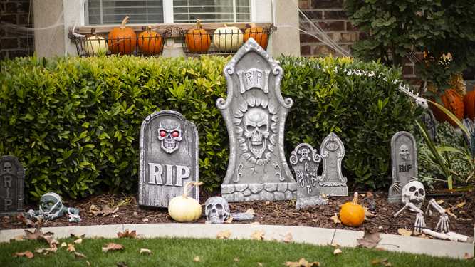Staff at old people's home unsure how to decorate for Halloween