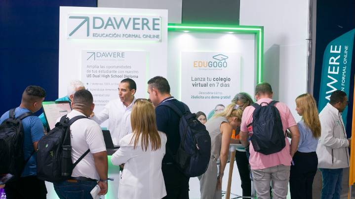 Colegio Dawere celebra diez años en la educación virtual