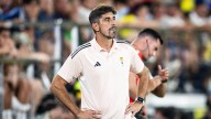 Paunovic: "Al primero al que llamo al conocer mi salida del Oviedo es a Santi Cazorla"