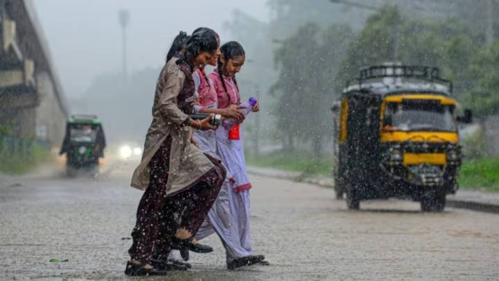 Delhi-NCR feels the chill as overnight rain drenches city, more showers in store