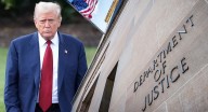 Coalición de 20 estados demócratas demandan a Trump por prohibir ayuda a indocumentados con fondos destinados a víctimas