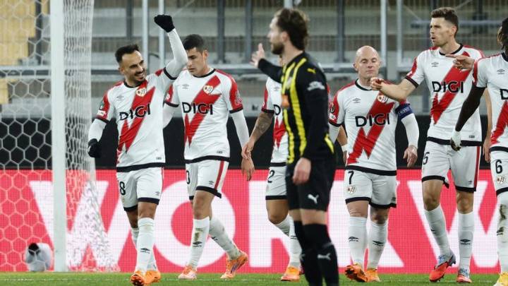 Ratiu salva al Rayo en el tiempo de descuento ante el Hacken sueco