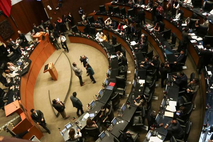 Comisiones del Senado avalan con ajustes dictamen sobre Ley de Amparo