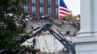 Grupo de preservación histórica pide pausar demolición del Ala Este de la Casa Blanca mientras Trump edifica su salón de baile