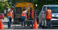 Cuadrillas siguen eliminando baches de avenidas y calles de Victoria
