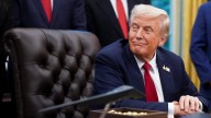 Demócratas demandan a Trump por prohibir ayuda a indocumentados con fondos destinados a víctimas