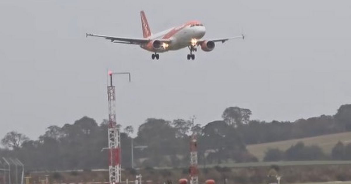 EasyJet plane struggles to land at Edinburgh airport amid Storm Amy