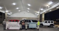 Aseguran en Sonora tráiler con vehículos de lujo ocultos