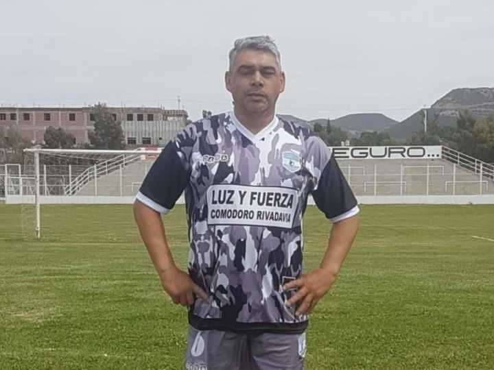 Un jugador se descompensó y murió durante un partido de fútbol de veteranos en Comodoro Rivadavia