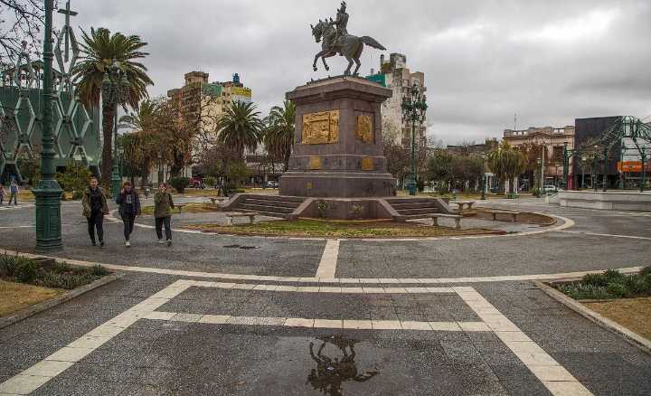 Pronostican un fin de semana con calor y tormentas