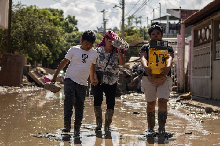 El rescate tras las inundaciones: un gran despliegue de recursos que se topa con las carencias estructurales del país