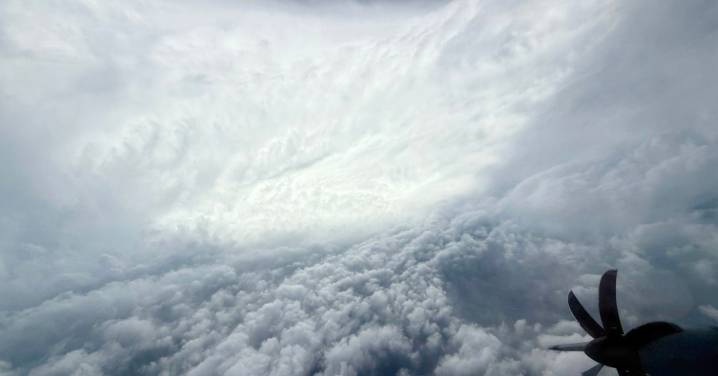 Rompe récords el potente huracán “Melissa” en vientos, presión y lluvias en el Caribe