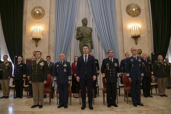 Ascensos retroactivos a 21 militares "marginados" por la gestión de Alberto Fernández por cuestiones ideológicas