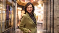 La zaragozana Ana Santos publica 'Sembrar palabras': "Leer permite a las mujeres descubrir que pueden vivir de otra manera"