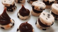 Alfajores con chips de chocolate: la receta rápida para calmar antojos y acompañar la tarde matera