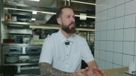 Guillermo Mort, jefe de cocina aragonés, sobre el horario laboral en la hostelería: "Trabajo 13 horas al día y acabo muerto"