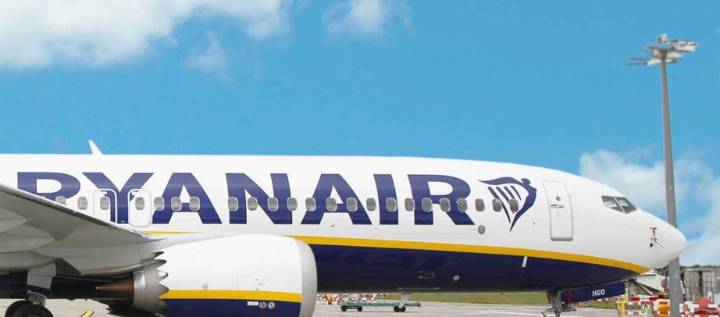 Bruselas expedienta a España por multar a las aerolíneas por el equipaje de mano