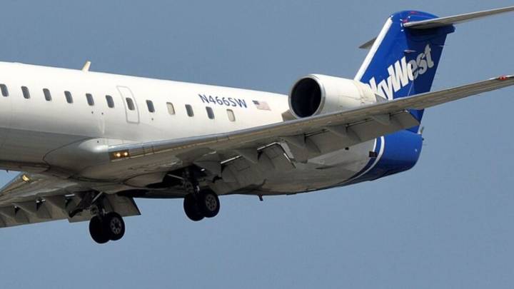 SkyWest Omaha–LA flight makes emergency landing after pilots fear cockpit breach