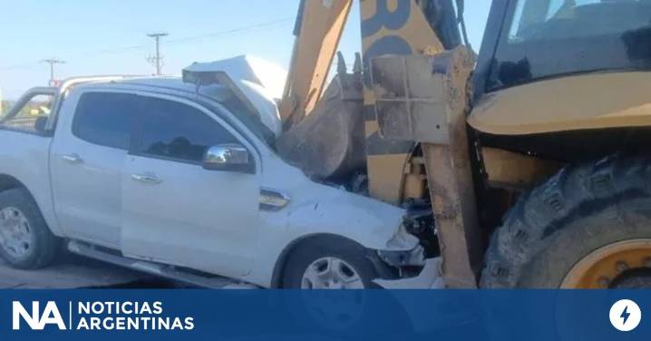 Resultó herido tras chocar su camioneta con una máquina retroexcavadora en Paraná