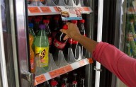 Expertos cuestionan el IEPS a bebidas azucaradas; no reduce obesidad y castiga a pequeños comercios