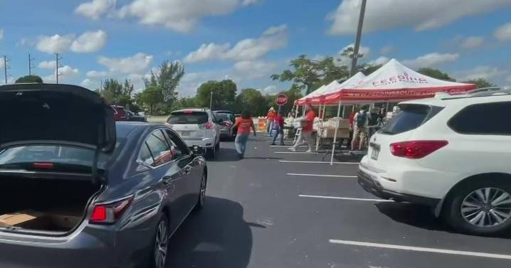 Feeding South Florida holds food distribution event to help federal workers in Broward County
