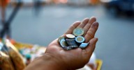Al peso se le agota el colchón frente al dólar con Banxico estable y Fed en duda
