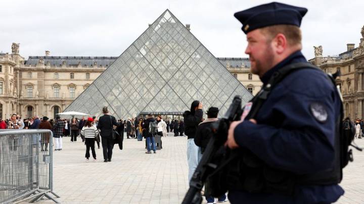 Suspects arrested over Louvre heist 'partially admit involvement' - as officials address inside job theory