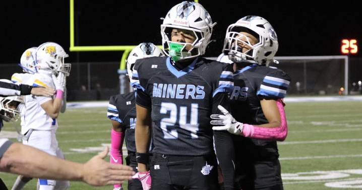 Prep football: Miners claw Wildcats in battle of unbeatens