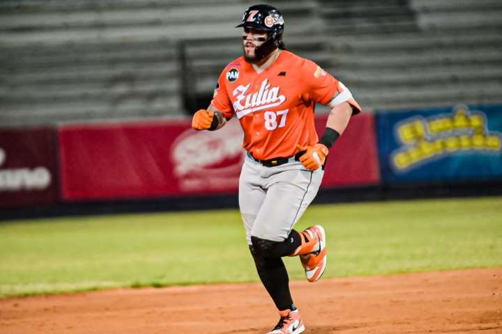Andrés Chaparro llama a las Águilas: ahí viene el slugger que falta en el lineup de Zulia